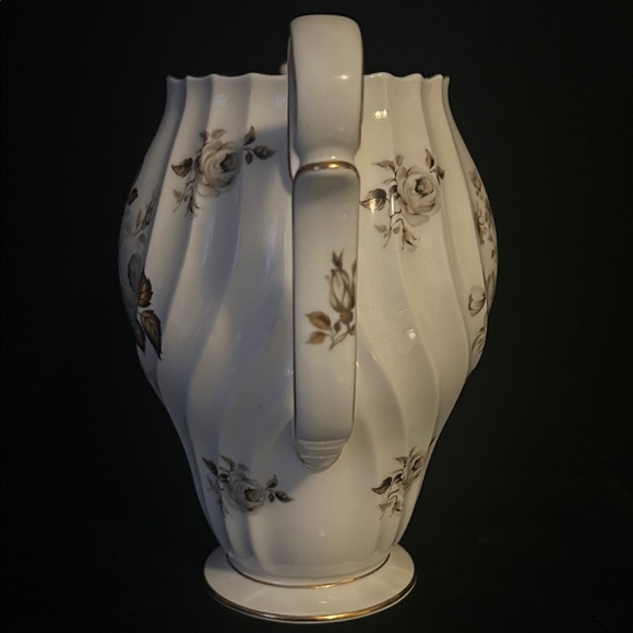 VTG QEEN ANN DES-CONTINUE PATTER HIGHLY COLLECTIBLE PRICED JUST RIGH. Like New - Picture 2 of 16